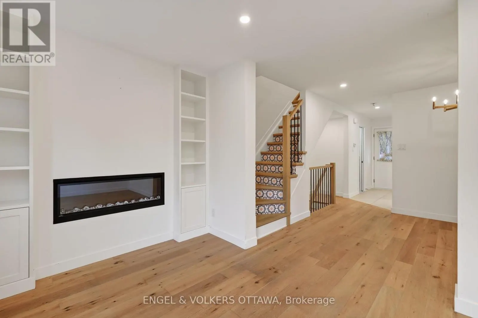 259 TEAL CRESCENT