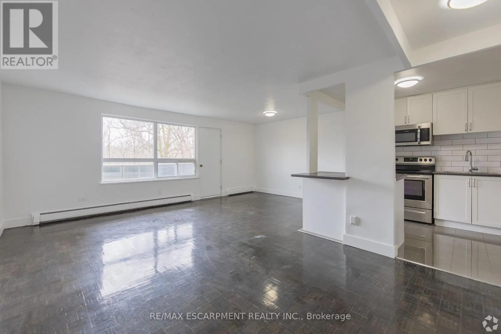 707 - 285 ERB STREET W