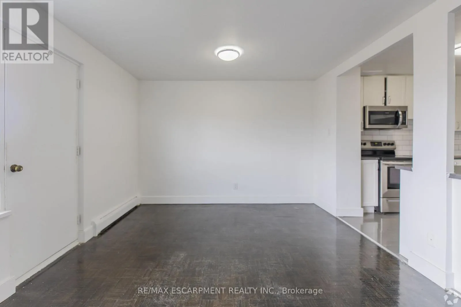 707 - 285 ERB STREET W