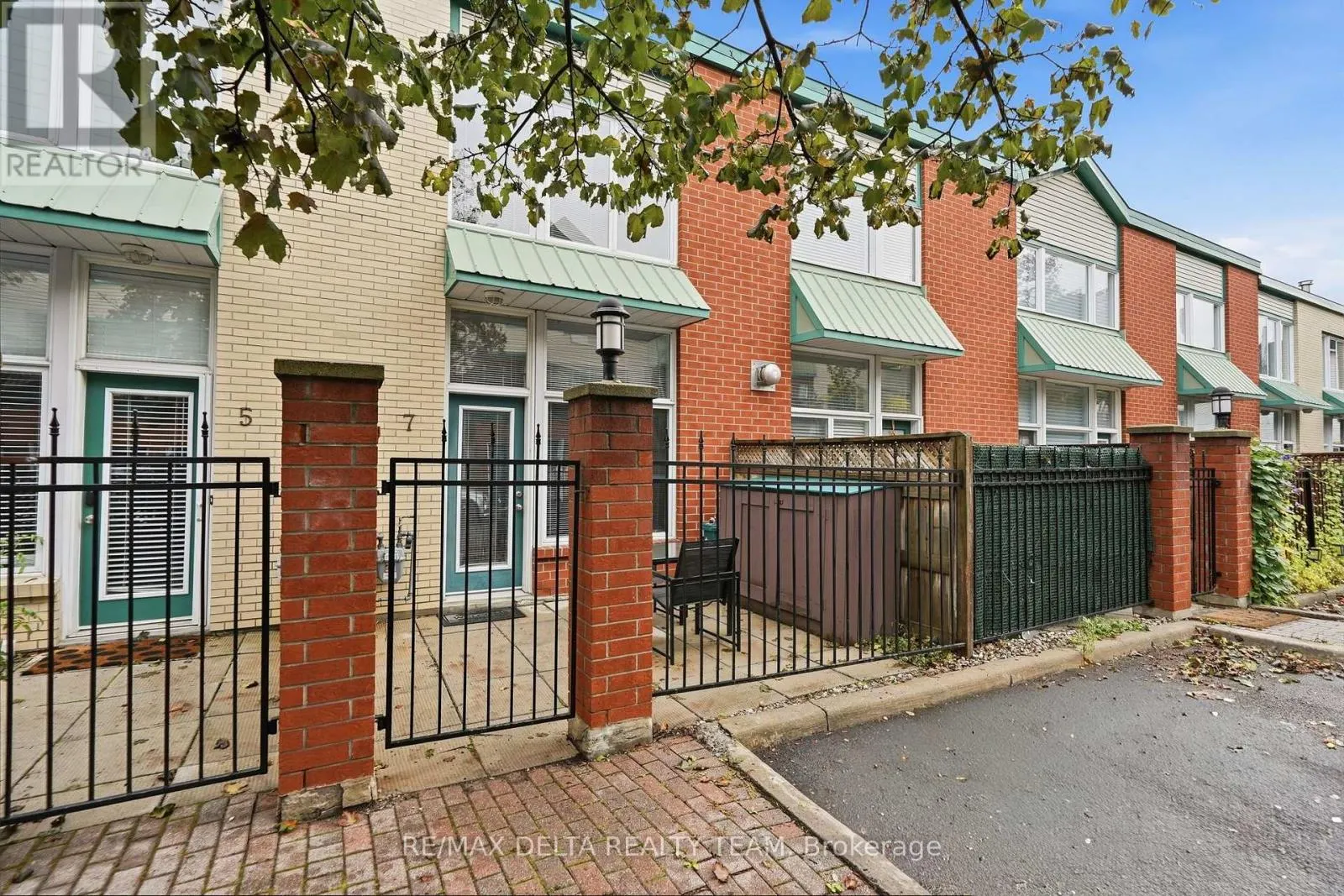 7 - 170 CATHCART STREET