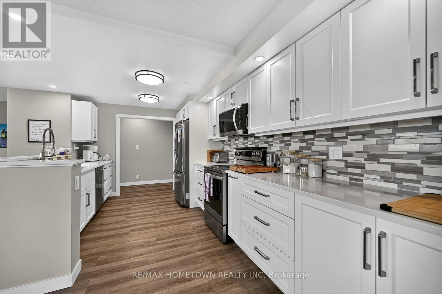 103 - 55 WATER STREET E