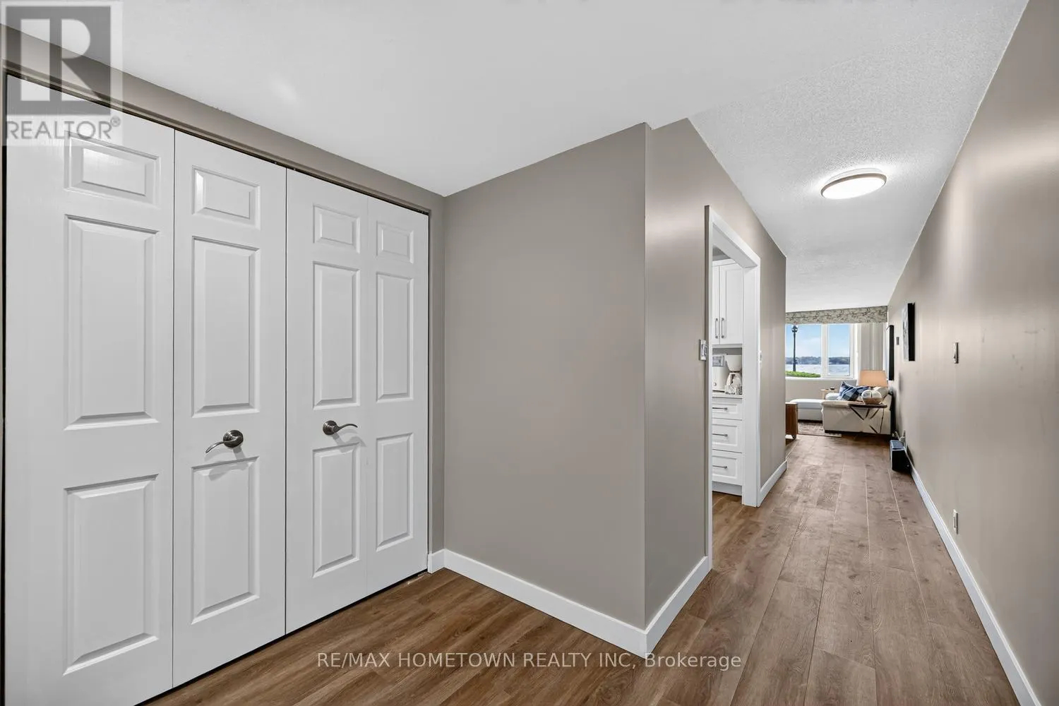 103 - 55 WATER STREET E