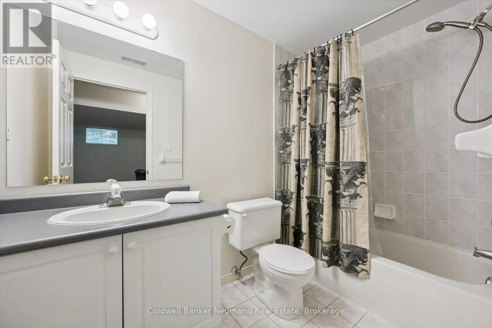 20 - 941 GORDON STREET #20