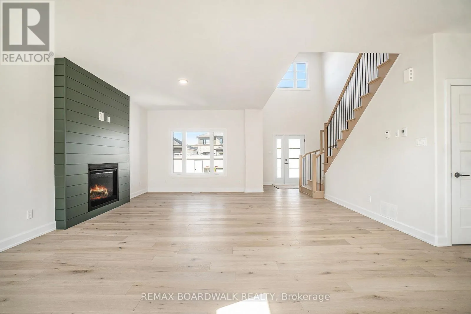 619 GENEVA CRESCENT