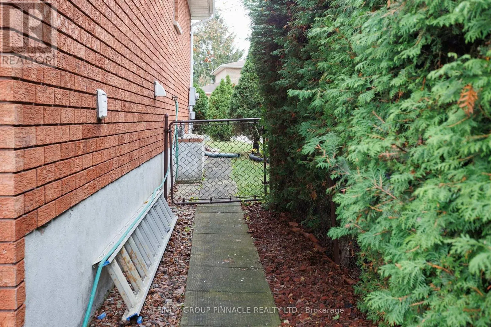 24 ANDREW DRIVE
