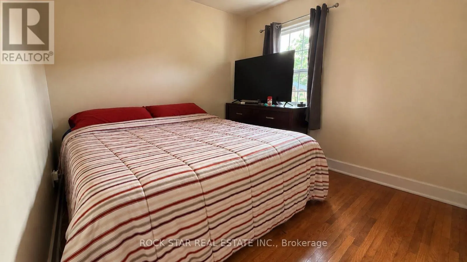 12 ROSELAND AVENUE