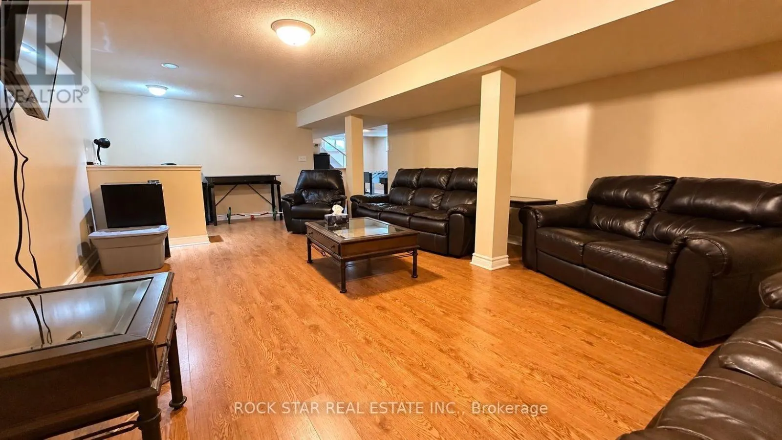 12 ROSELAND AVENUE