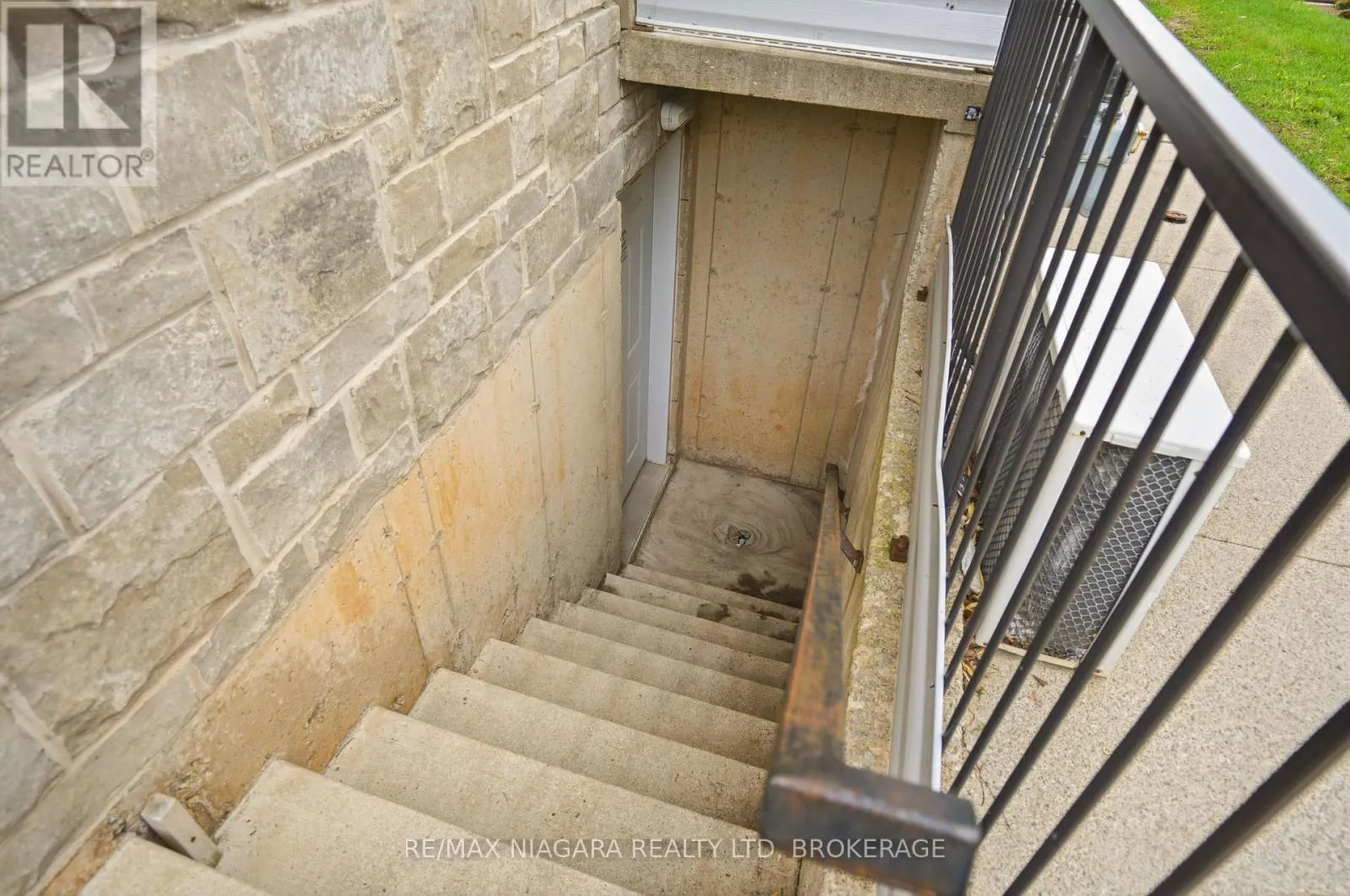 106 - 6045 DUNN STREET #106