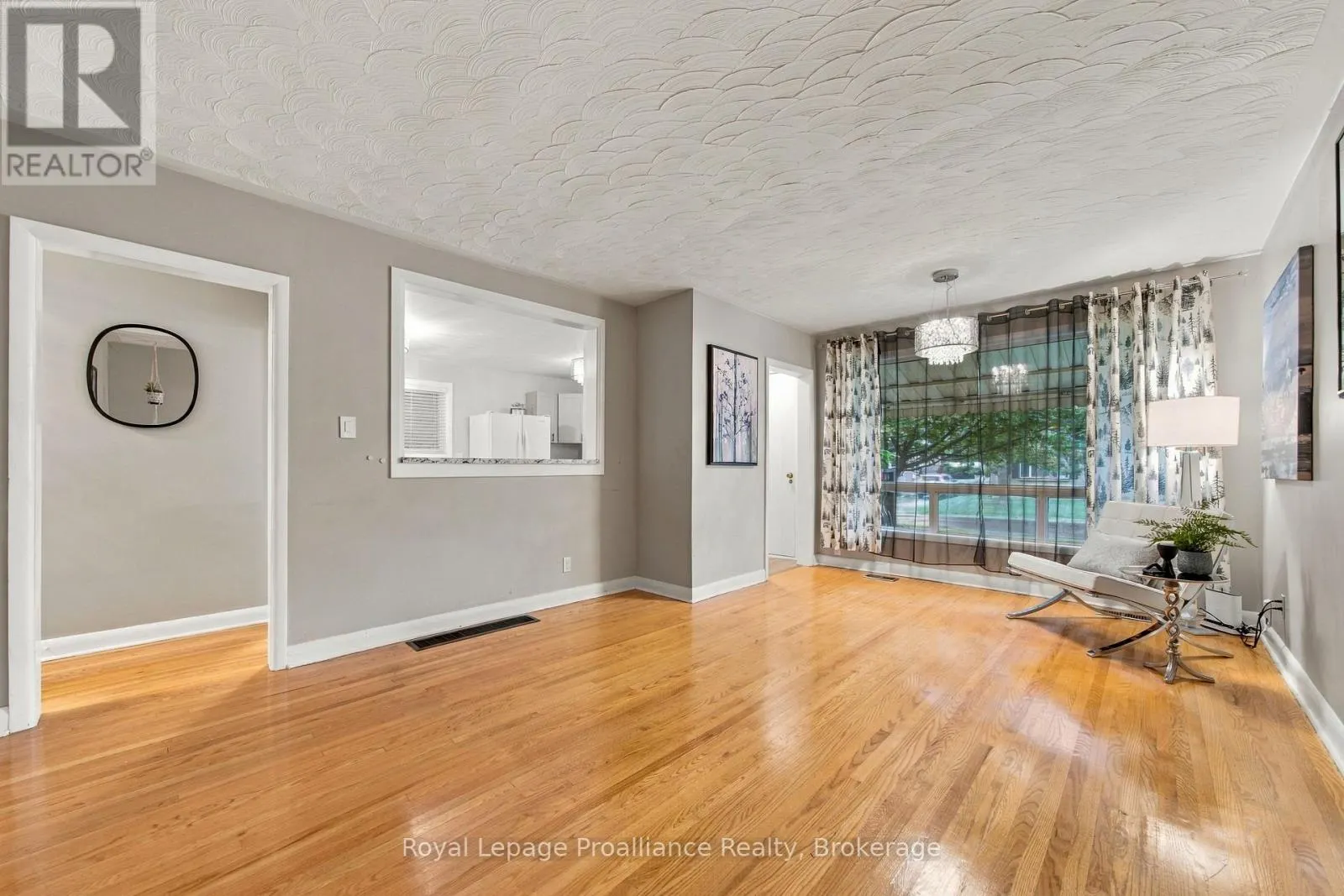 14 MUNRO AVENUE