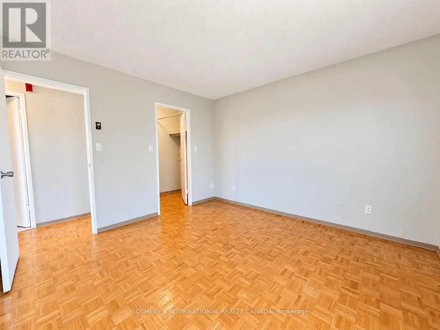 601 - 109 KING STREET E