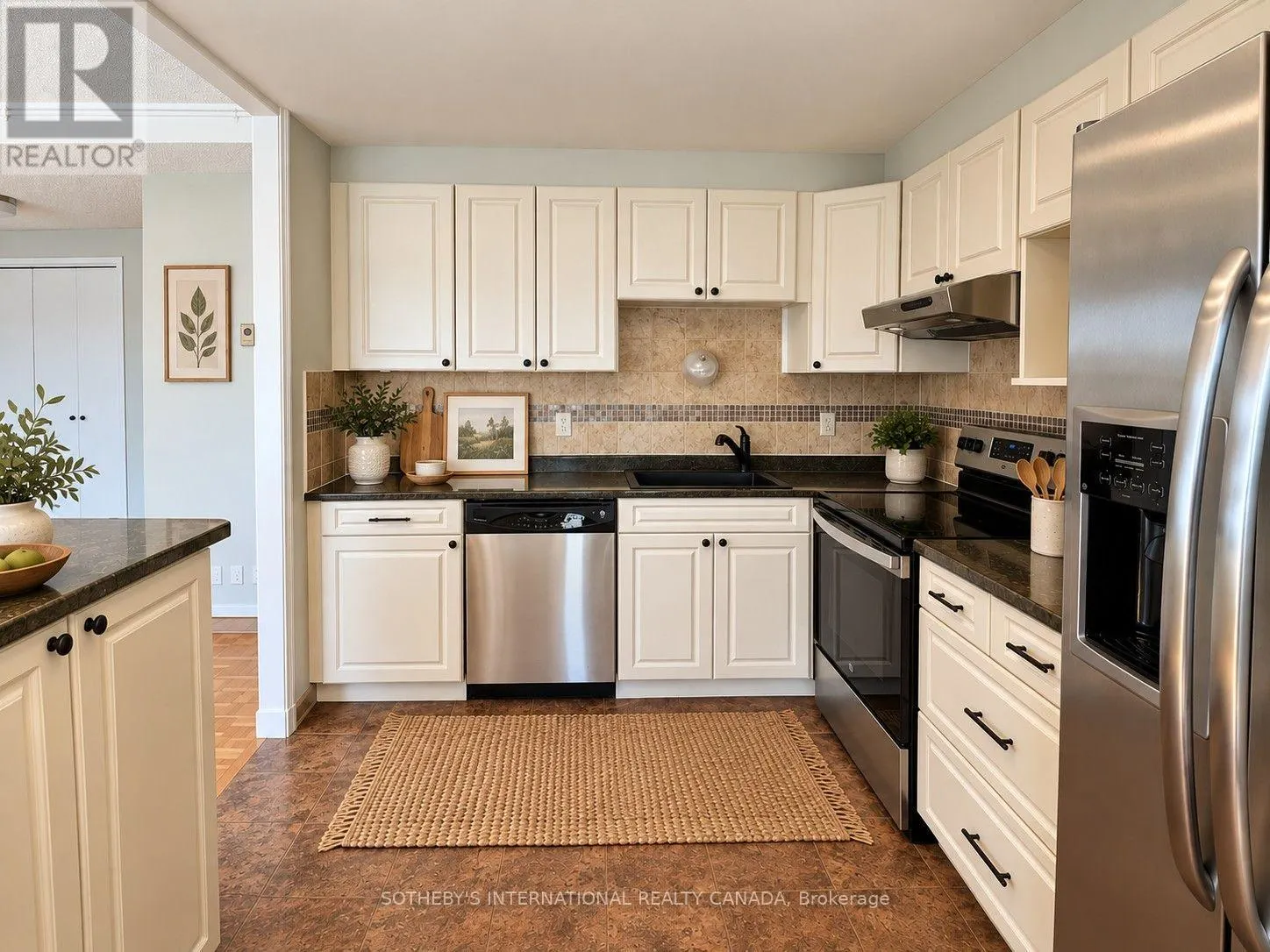 601 - 109 KING STREET E