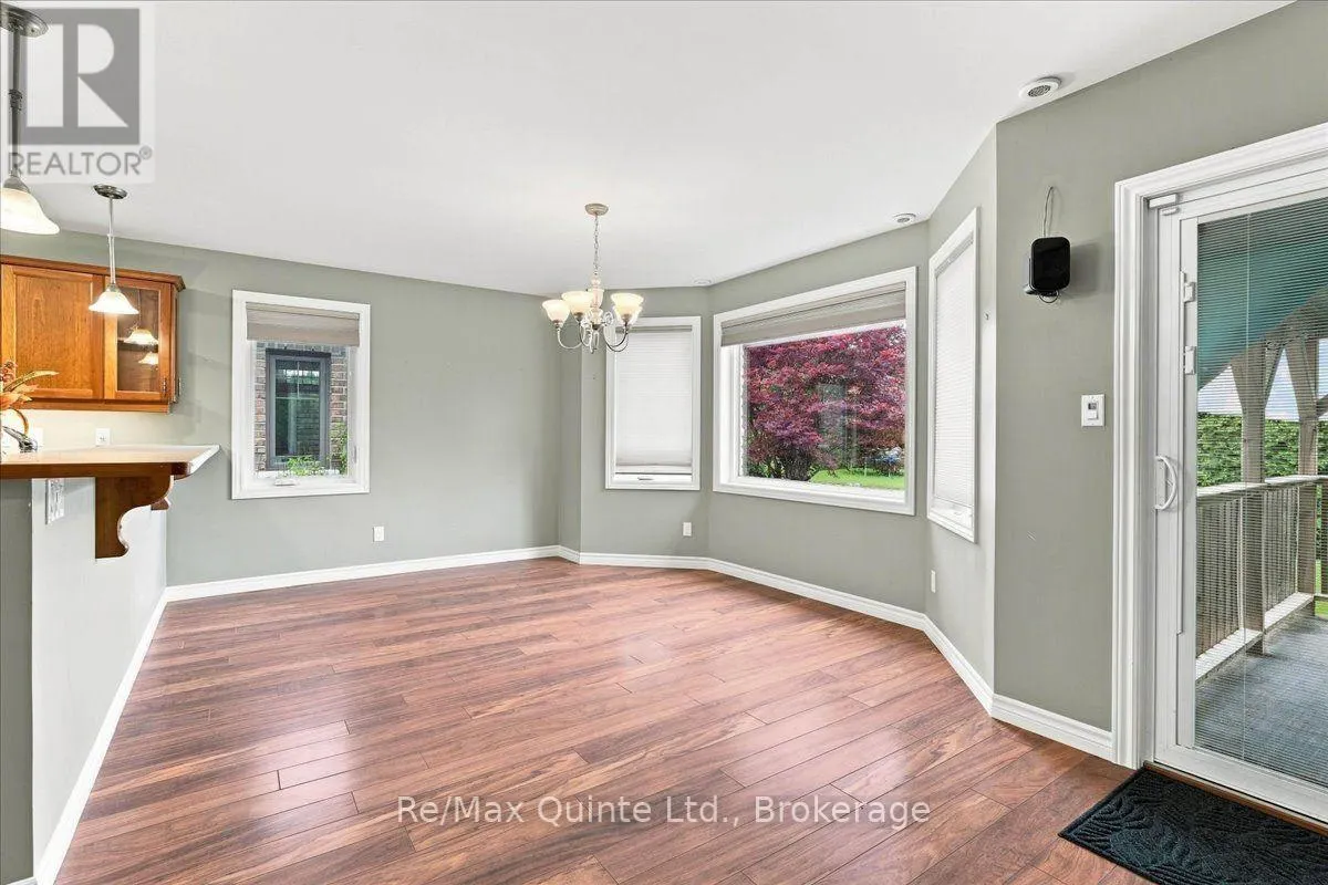 4 FOREST DRIVE