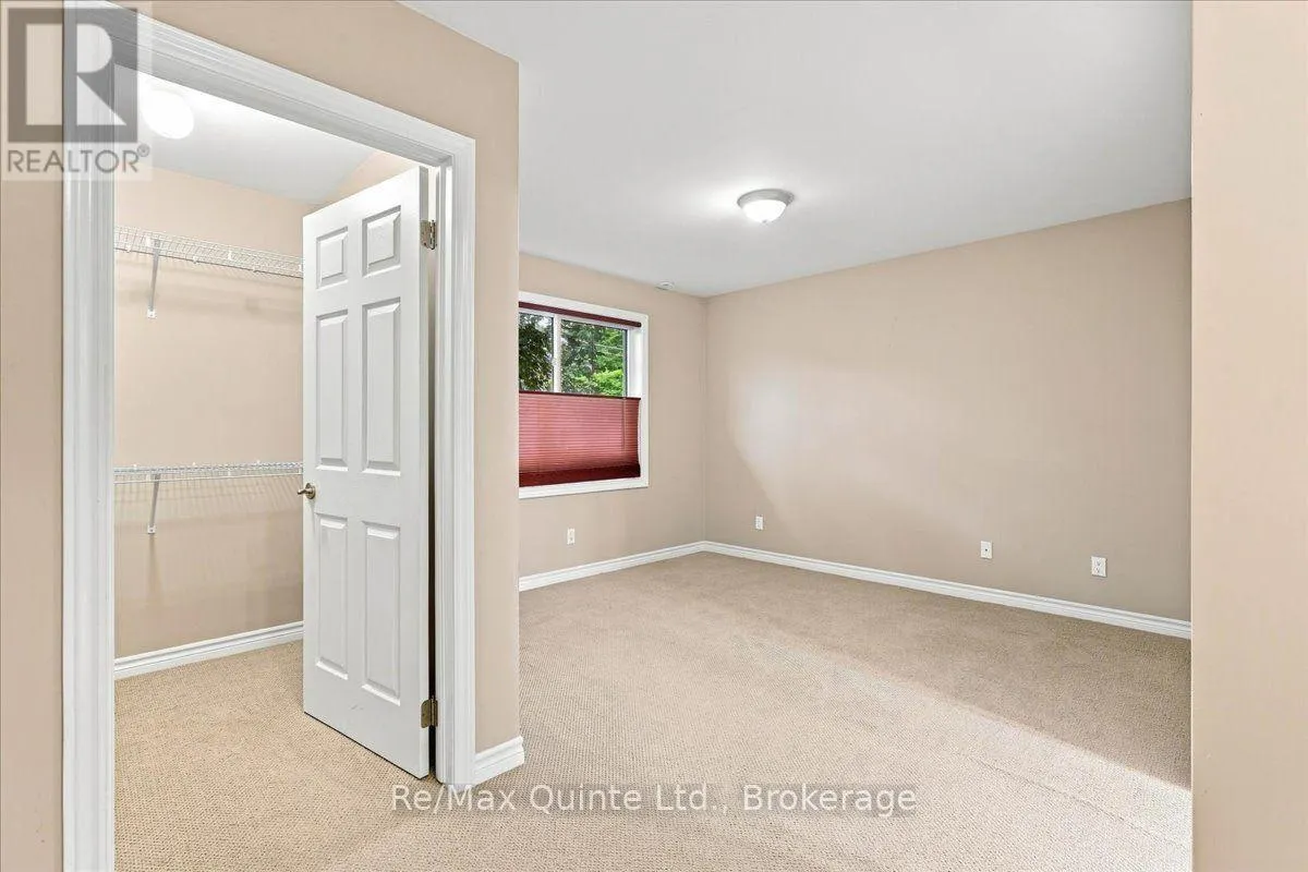 4 FOREST DRIVE