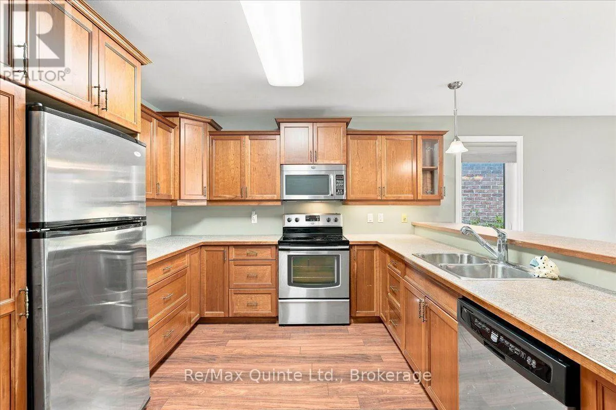 4 FOREST DRIVE