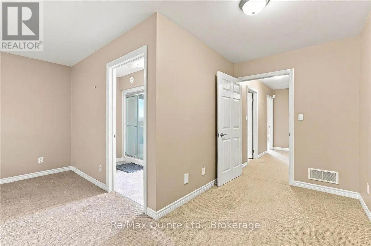 4 FOREST DRIVE