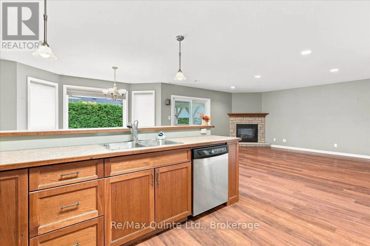 4 FOREST DRIVE