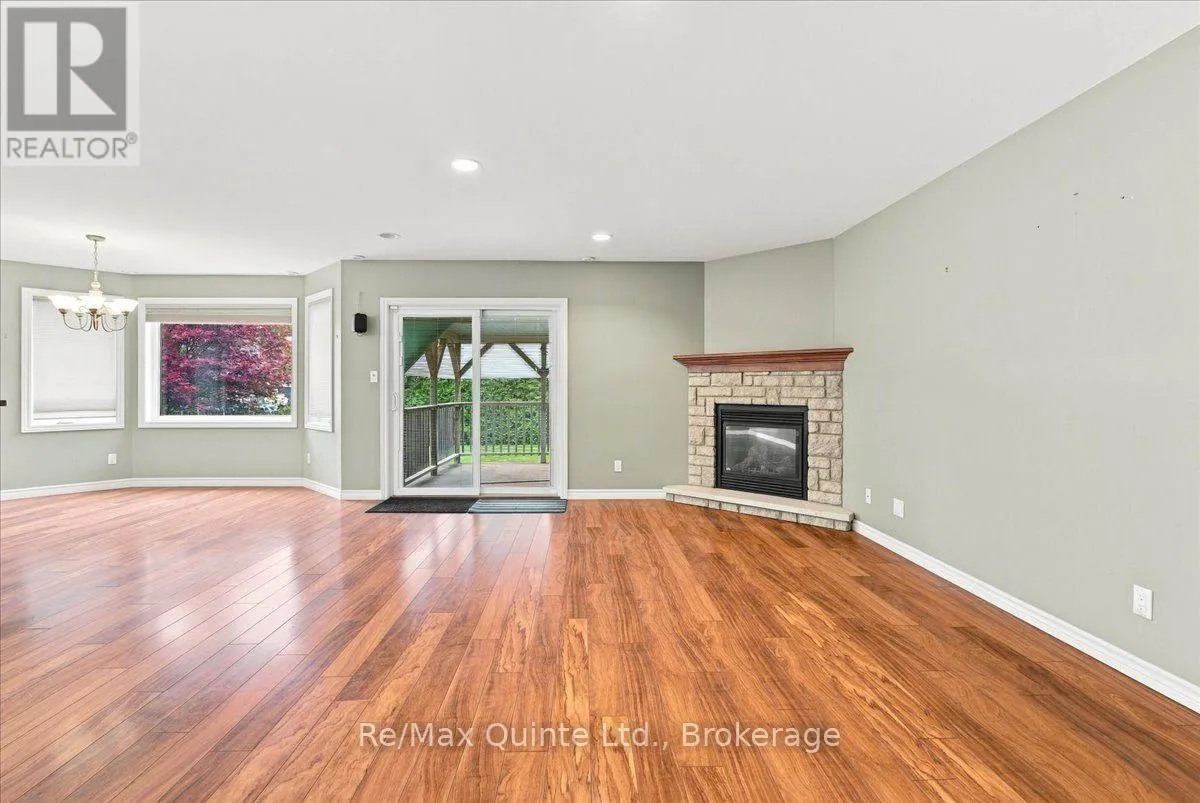4 FOREST DRIVE