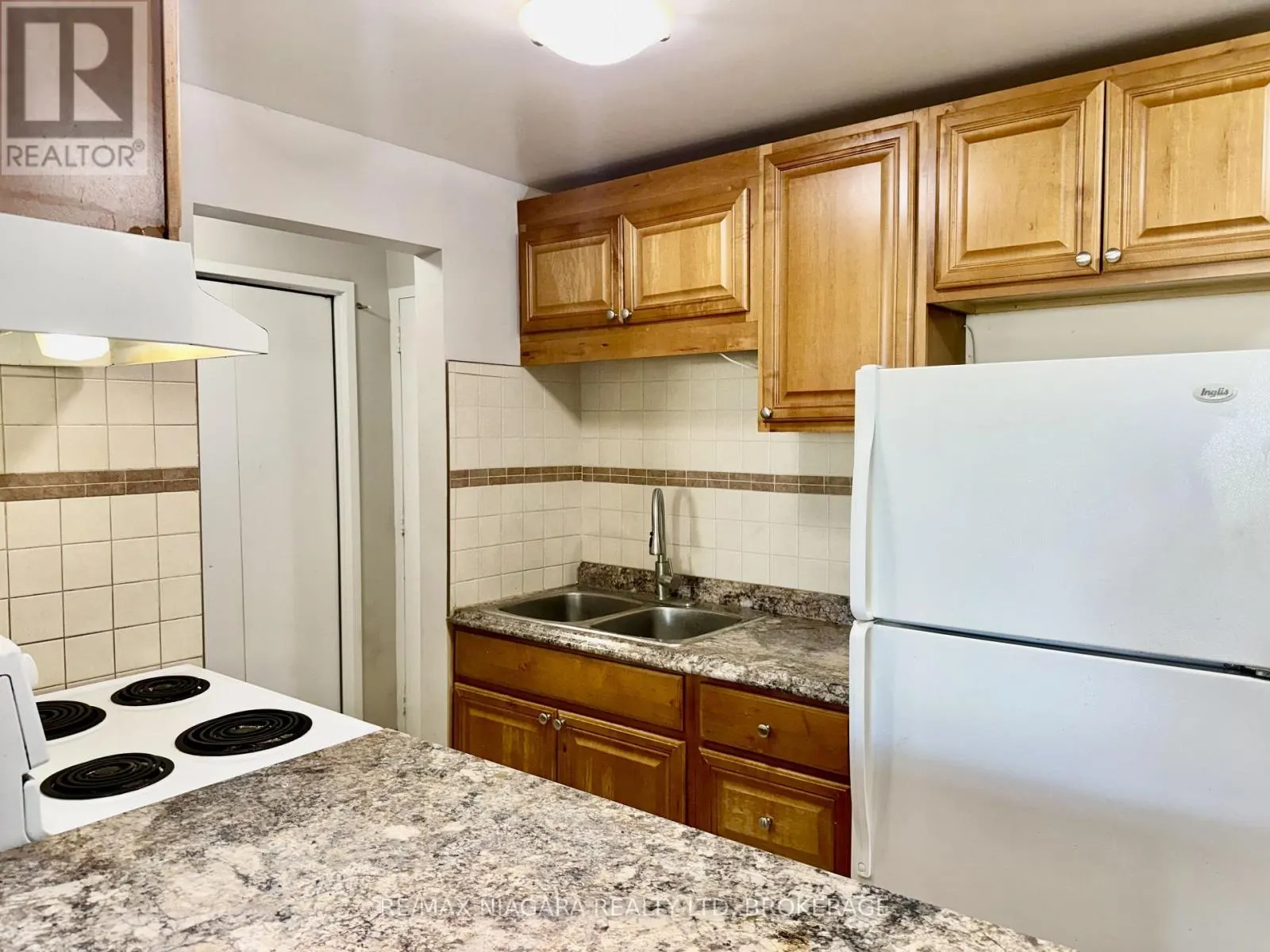 102 - 7 RIVERVIEW BOULEVARD #102