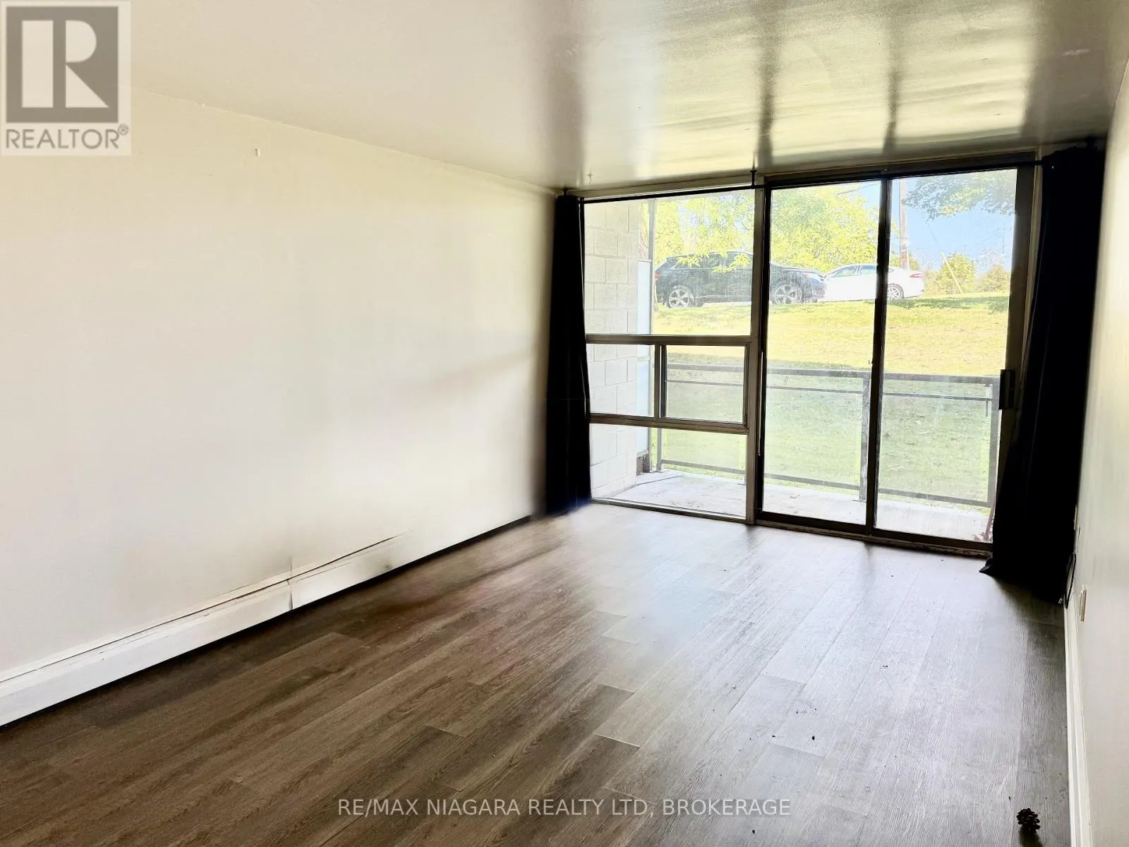 102 - 7 RIVERVIEW BOULEVARD #102