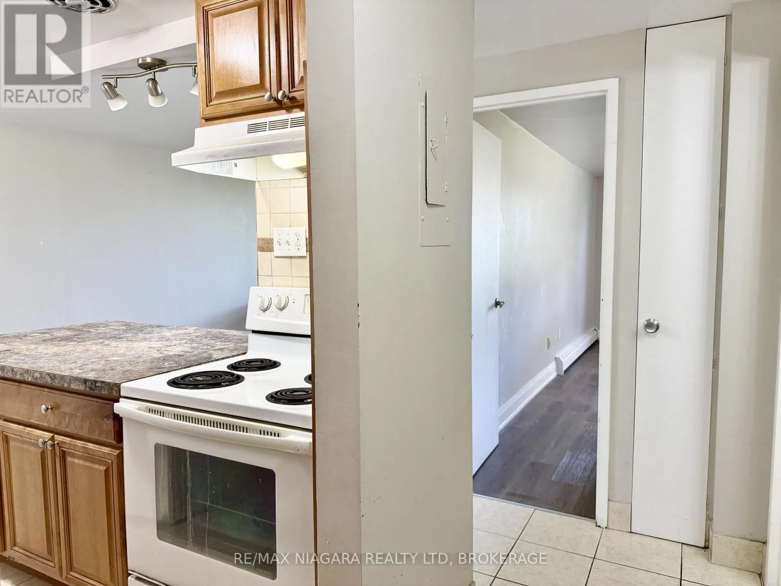 102 - 7 RIVERVIEW BOULEVARD #102