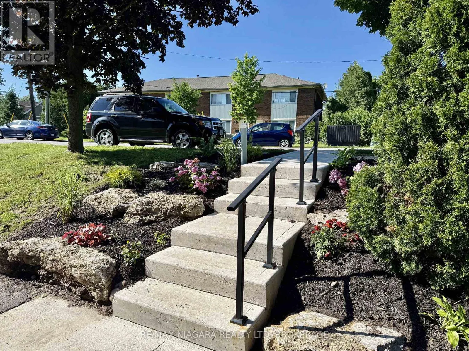 102 - 7 RIVERVIEW BOULEVARD #102