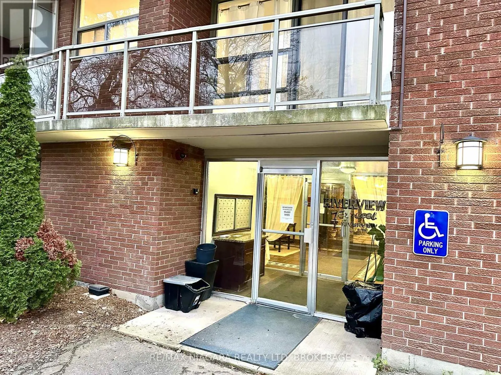 102 - 7 RIVERVIEW BOULEVARD #102