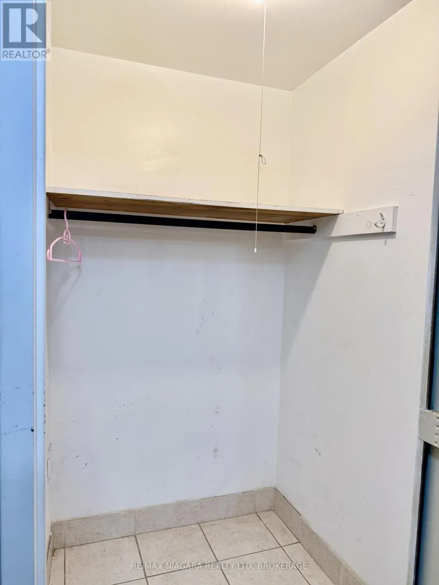 102 - 7 RIVERVIEW BOULEVARD #102