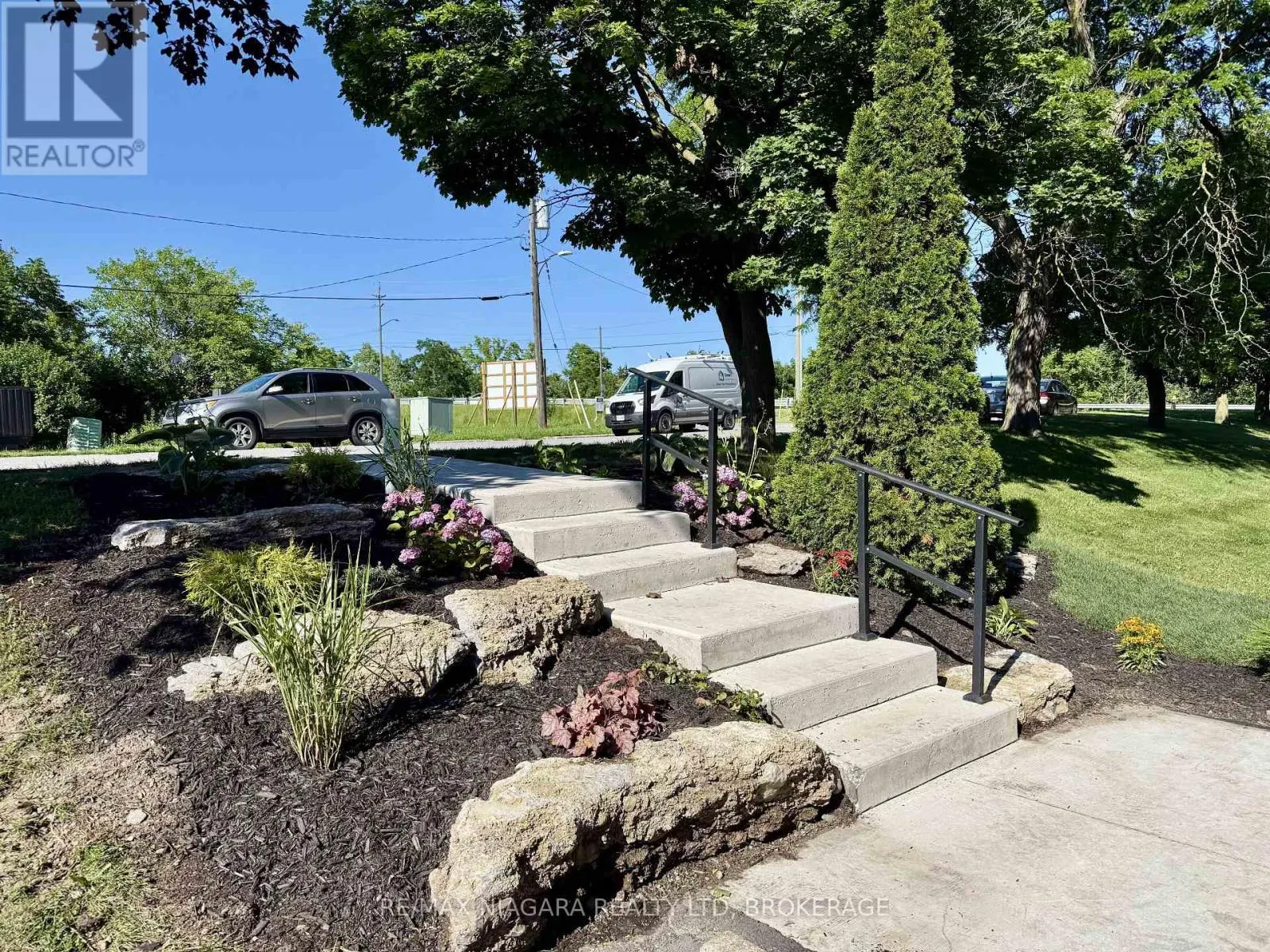 102 - 7 RIVERVIEW BOULEVARD #102