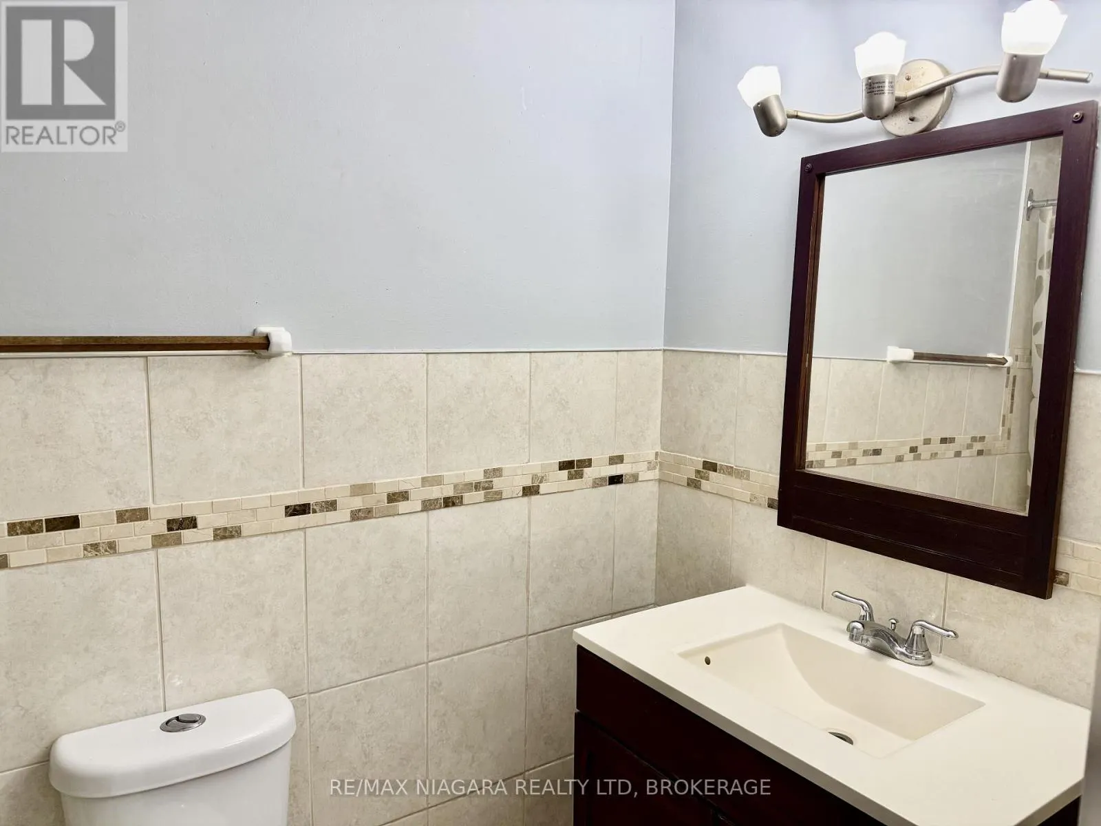102 - 7 RIVERVIEW BOULEVARD #102