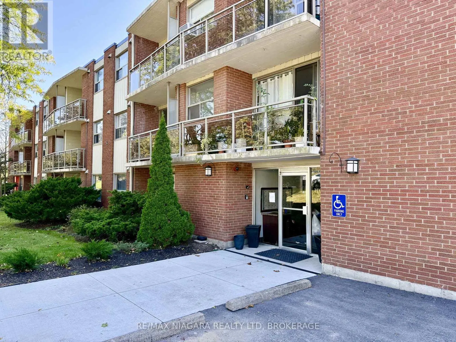 102 - 7 RIVERVIEW BOULEVARD #102