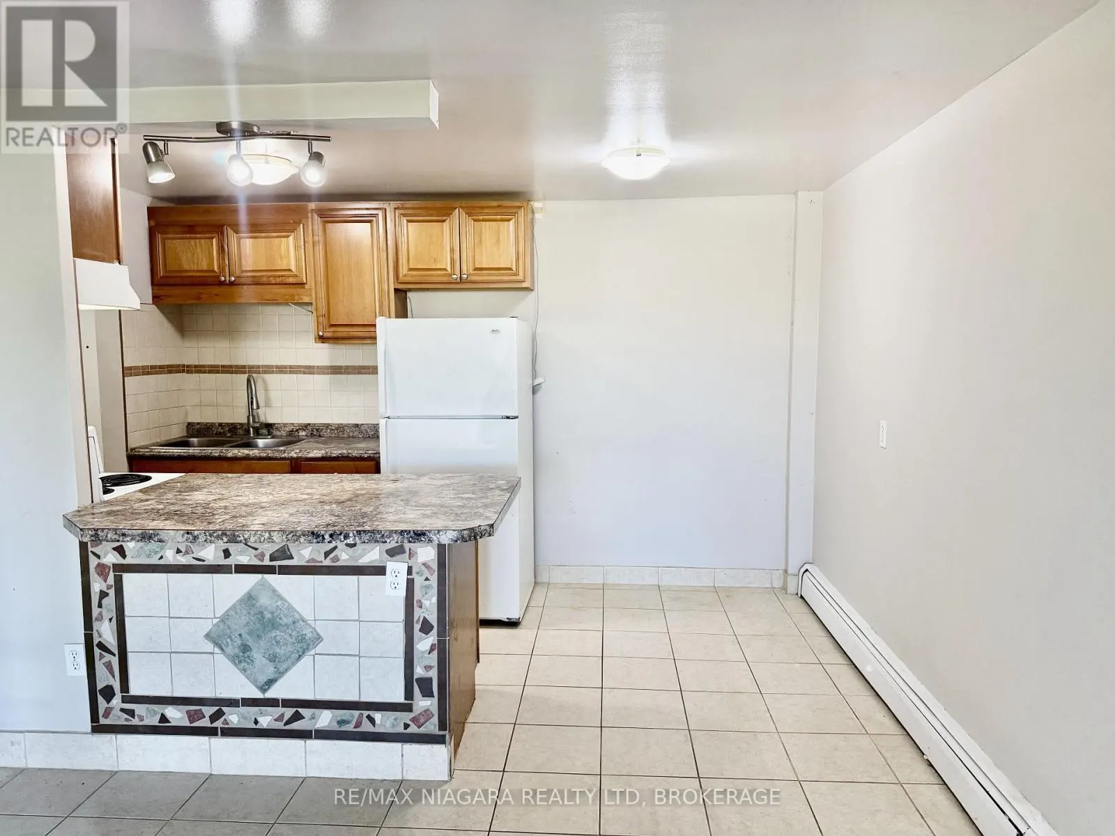 102 - 7 RIVERVIEW BOULEVARD #102