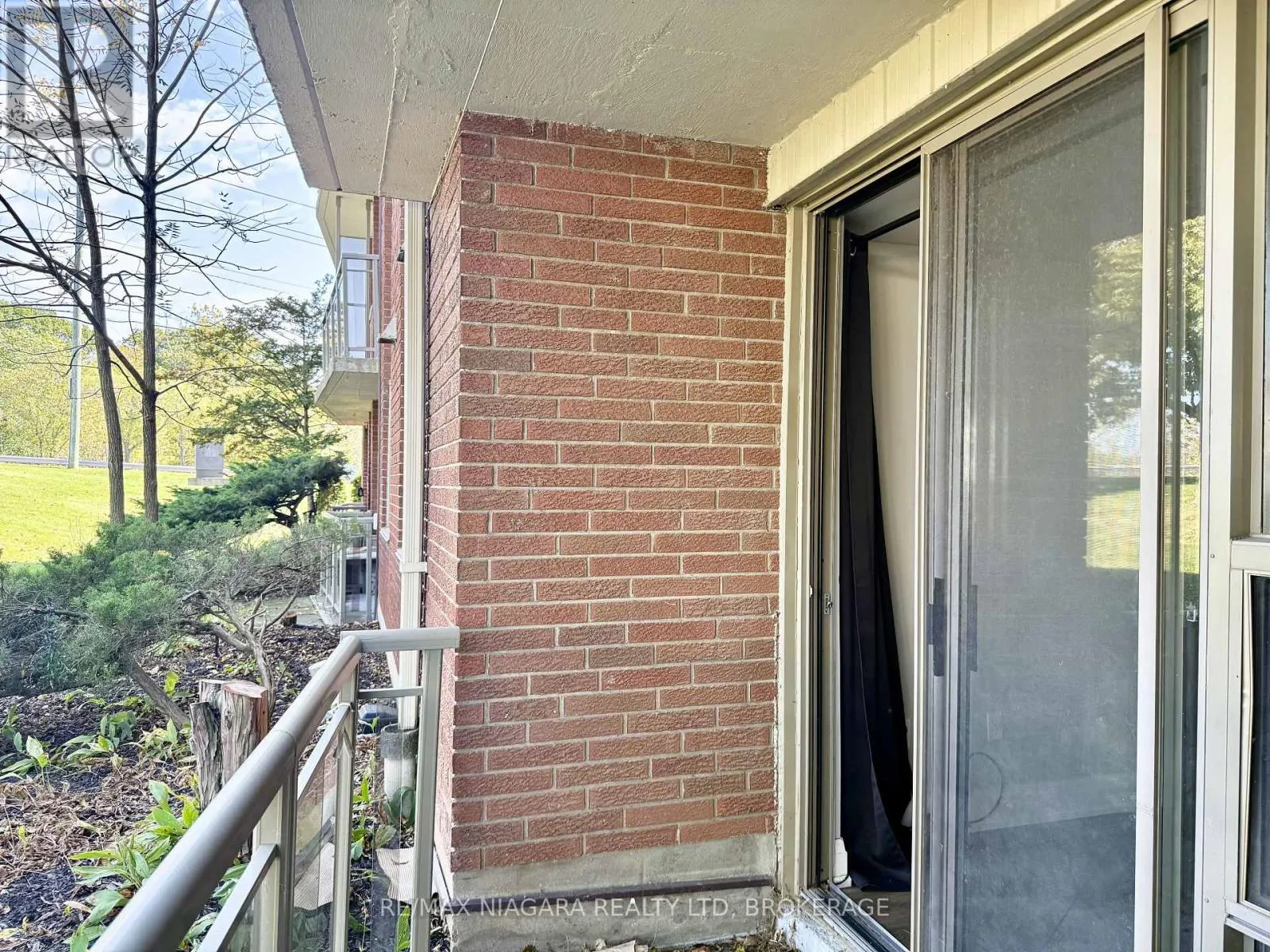 102 - 7 RIVERVIEW BOULEVARD #102