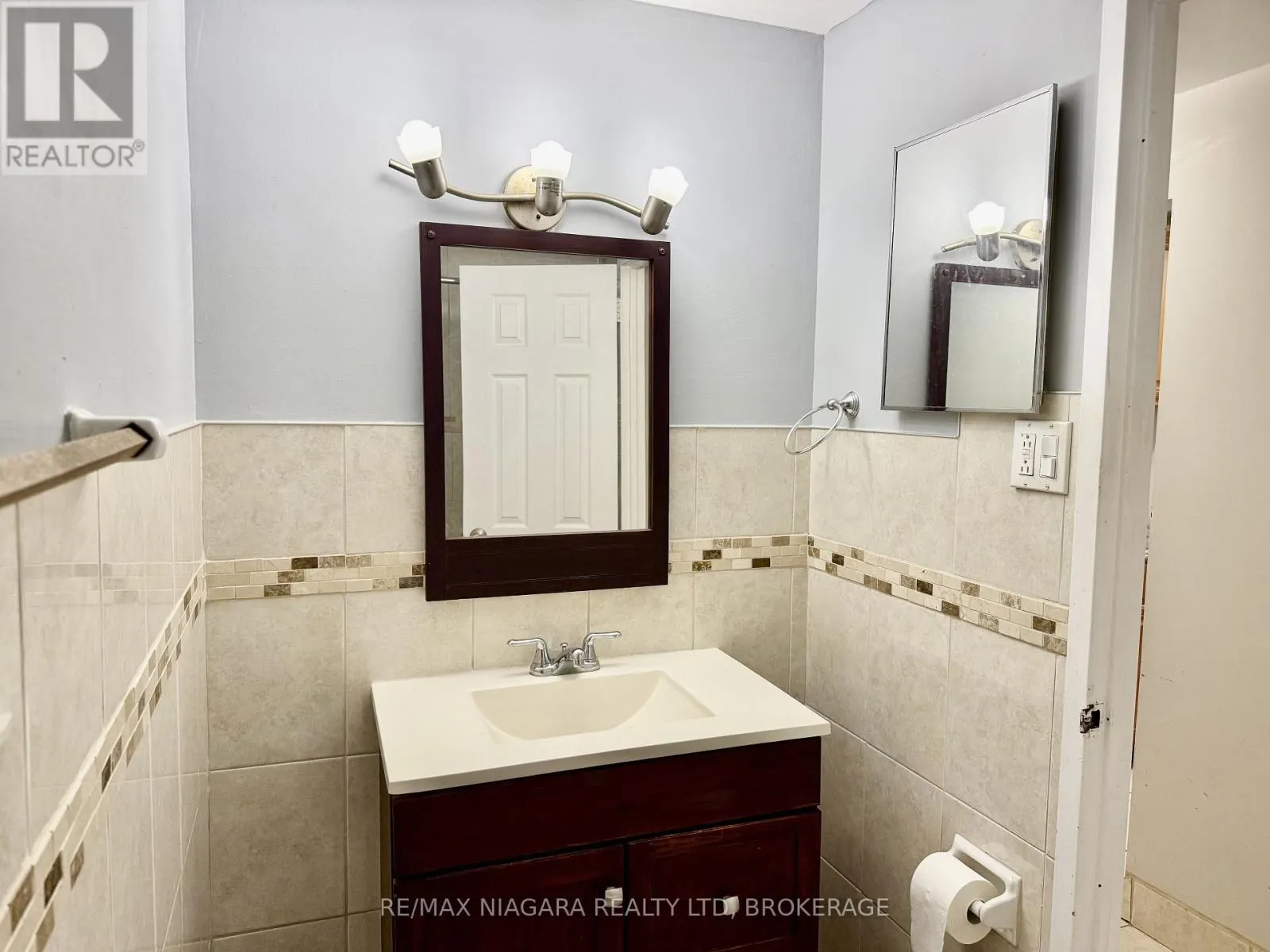 102 - 7 RIVERVIEW BOULEVARD #102