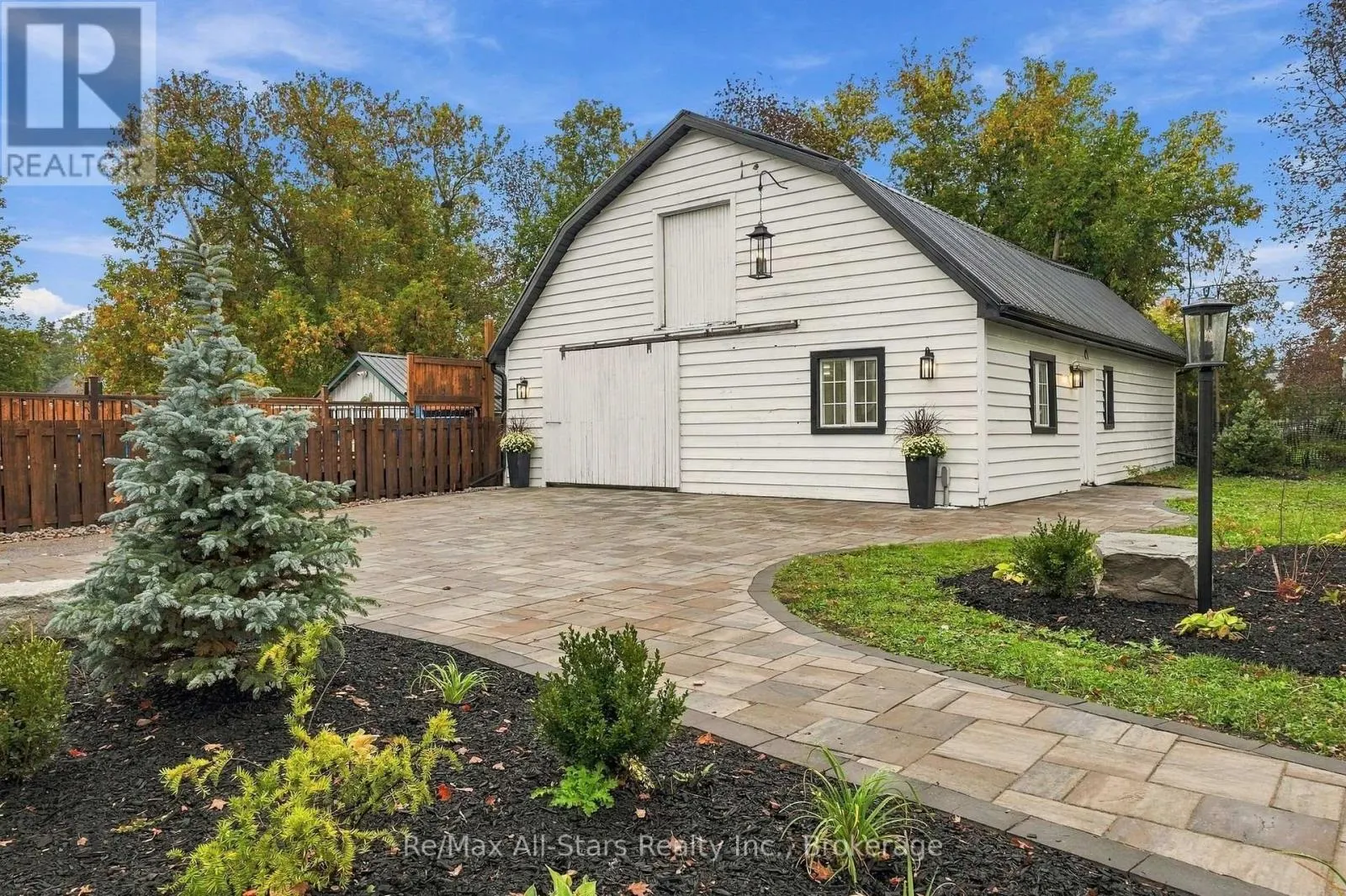 40 CAROLINE STREET