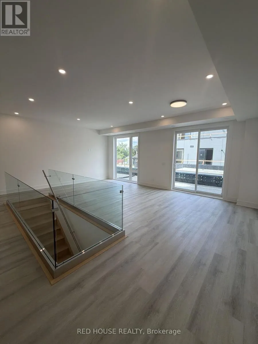 41 EVERETT COMMON