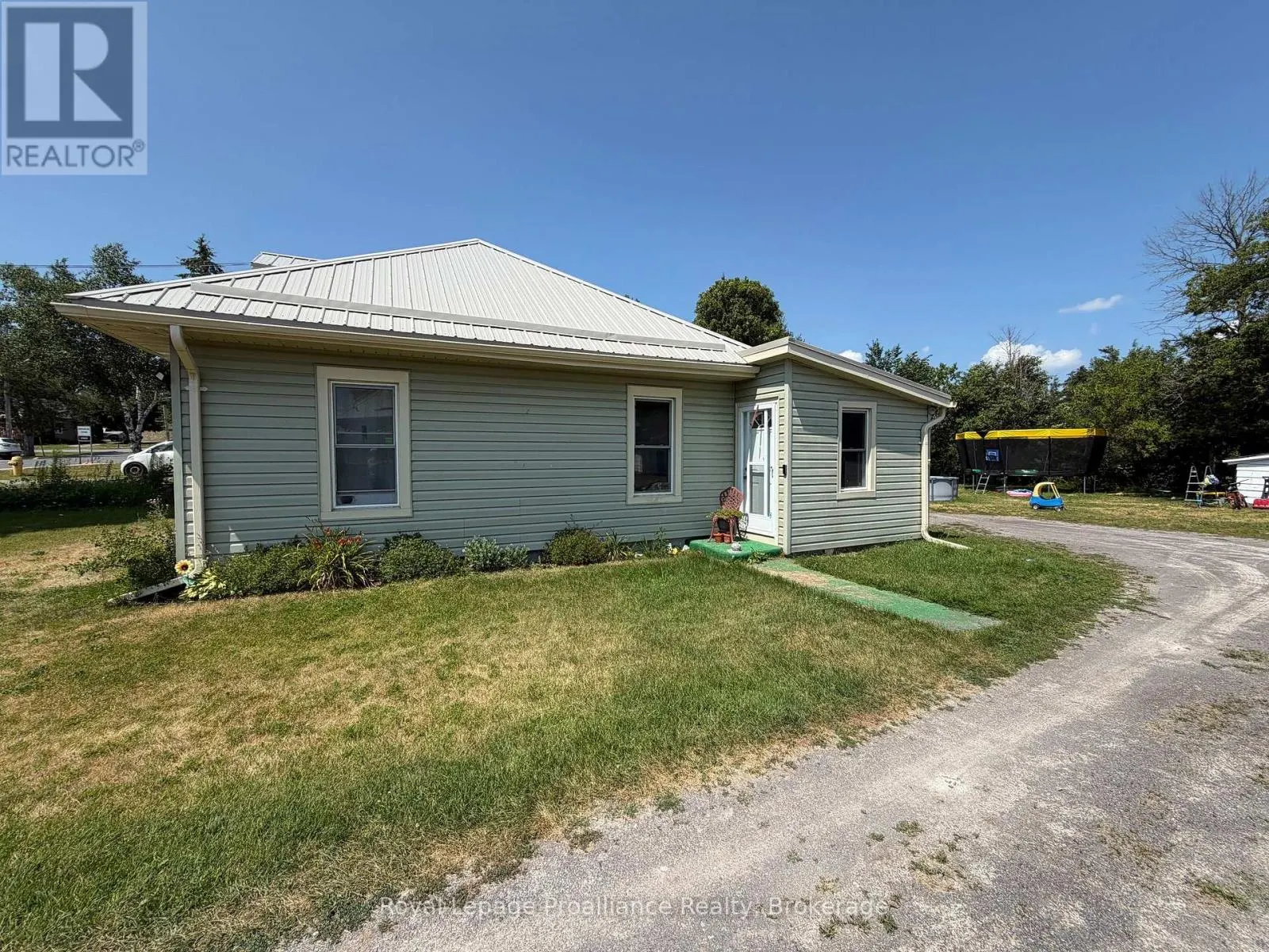 16 HUFFMAN ROAD