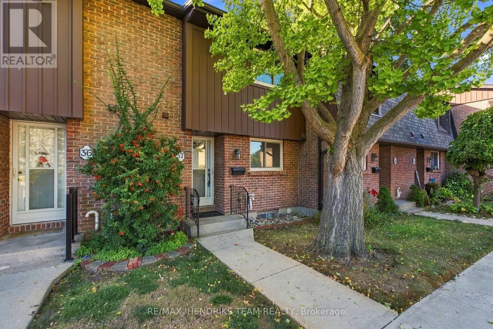37 - 151 LINWELL ROAD #37