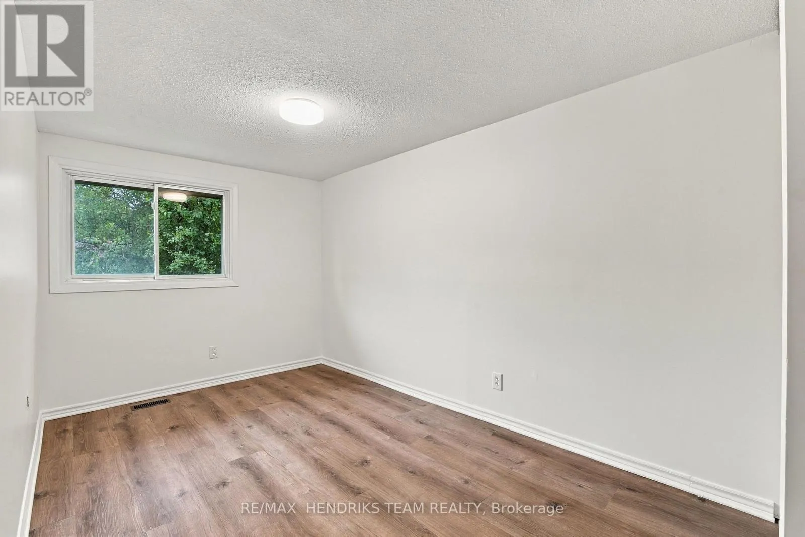37 - 151 LINWELL ROAD #37