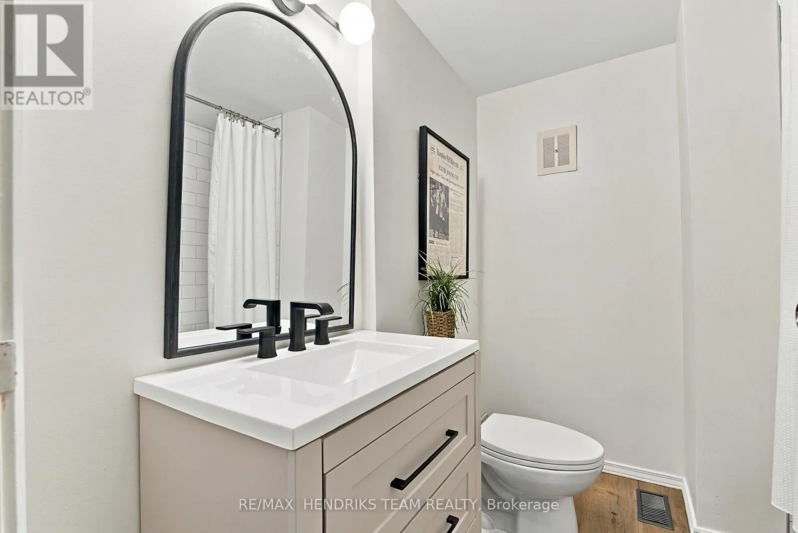 37 - 151 LINWELL ROAD #37