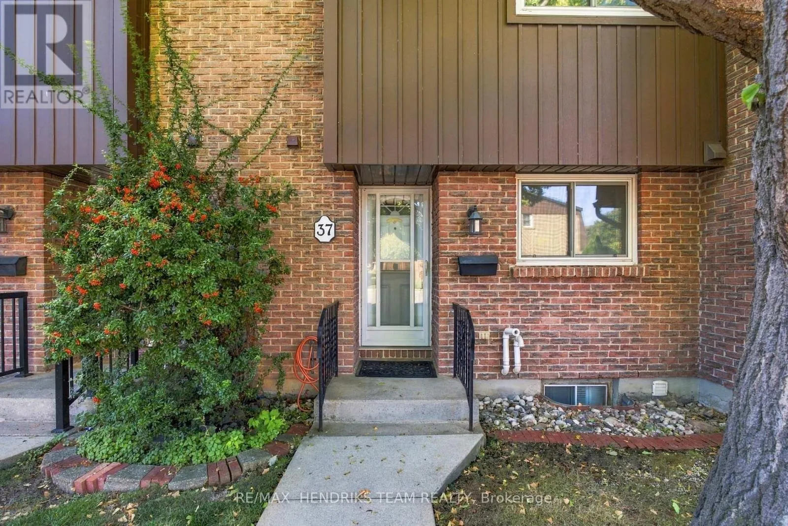 37 - 151 LINWELL ROAD #37
