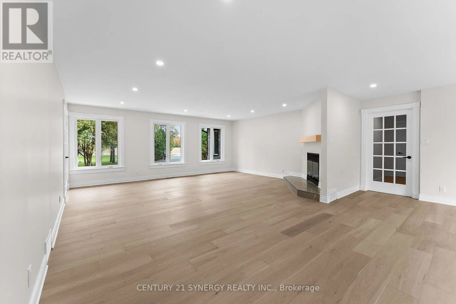 1580 GROVES ROAD