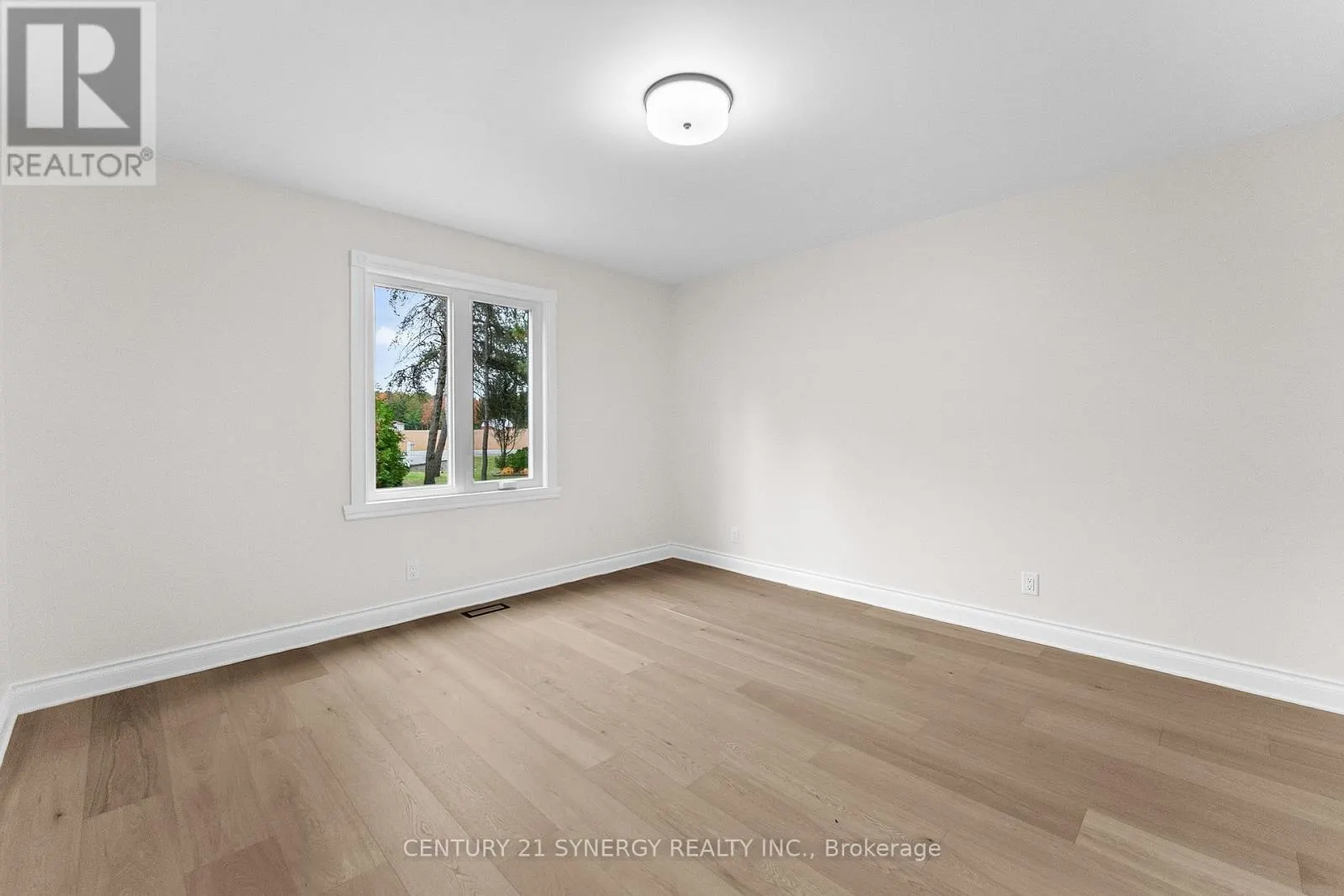 1580 GROVES ROAD