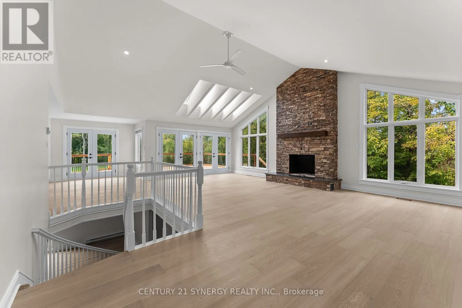 1580 GROVES ROAD