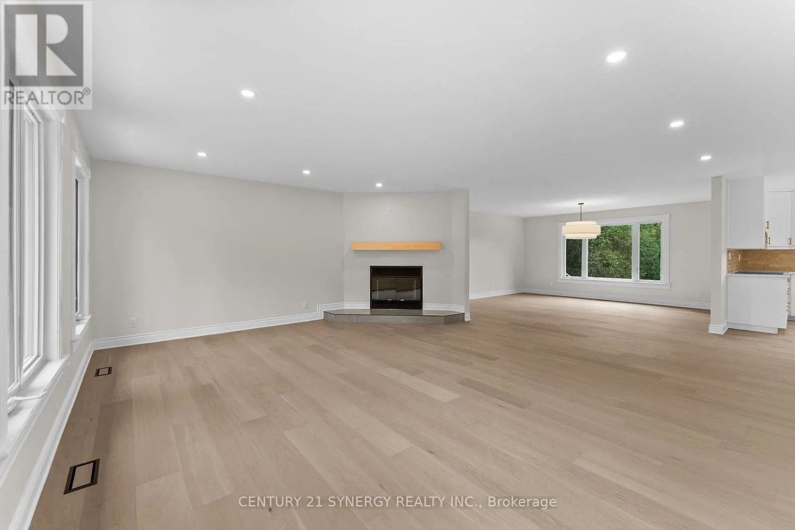 1580 GROVES ROAD