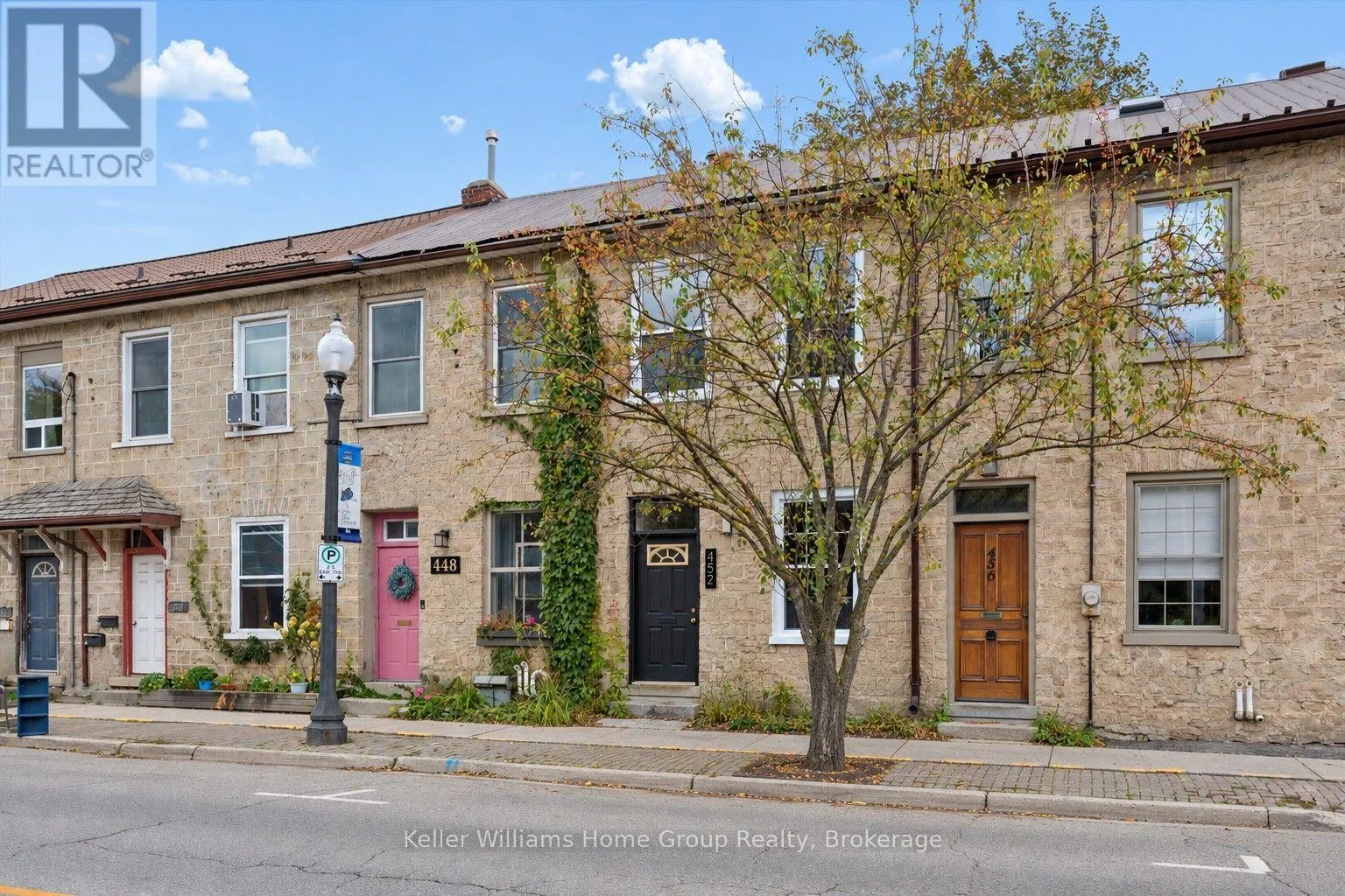 452 ST ANDREW STREET W