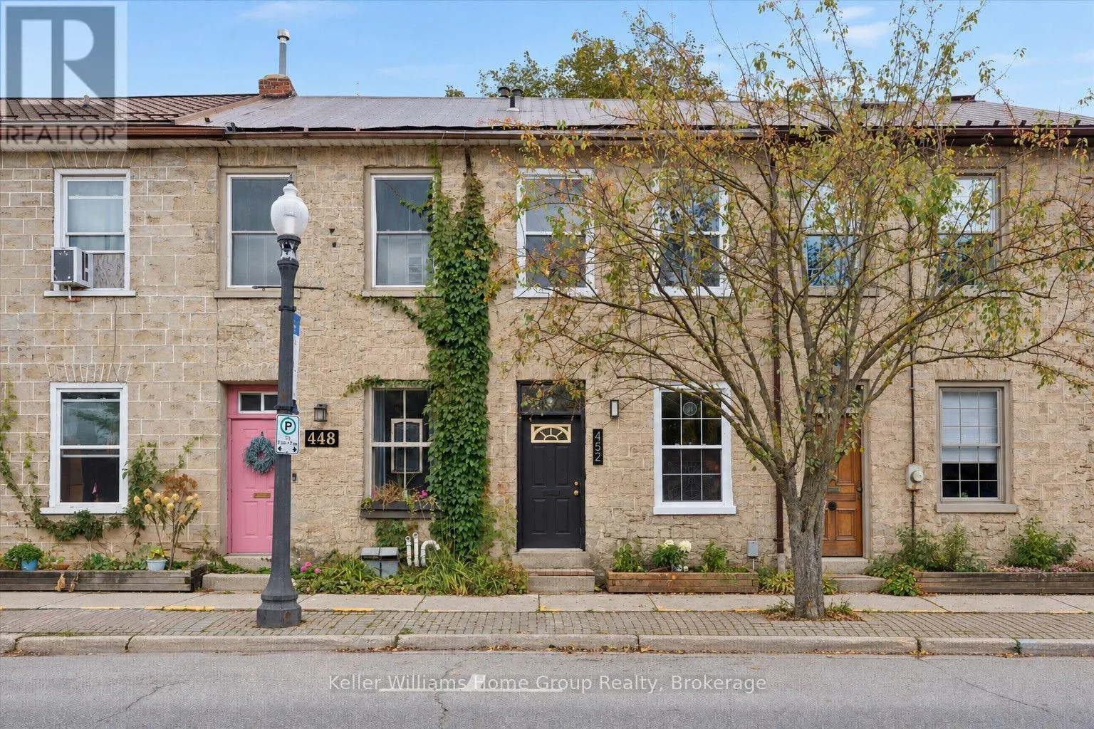 452 ST ANDREW STREET W