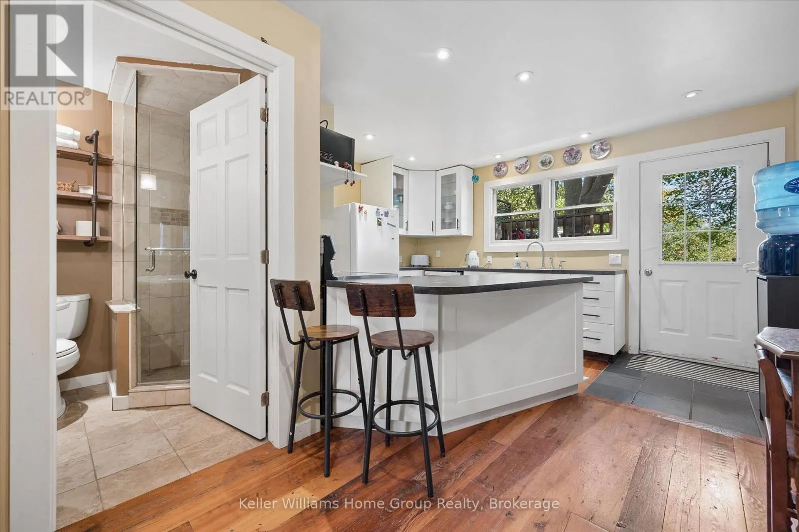 452 ST ANDREW STREET W