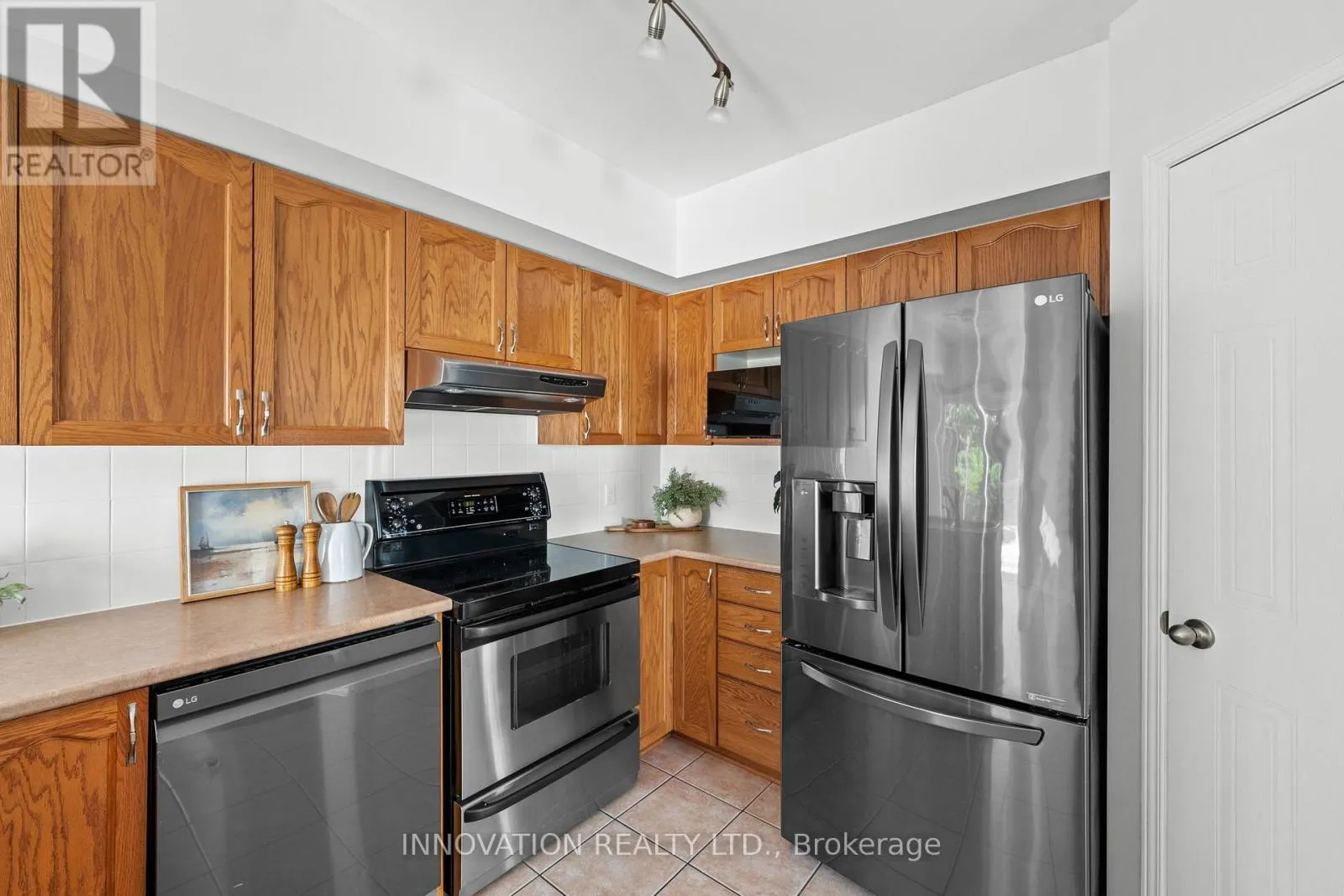 37 CHANTILLY GATE