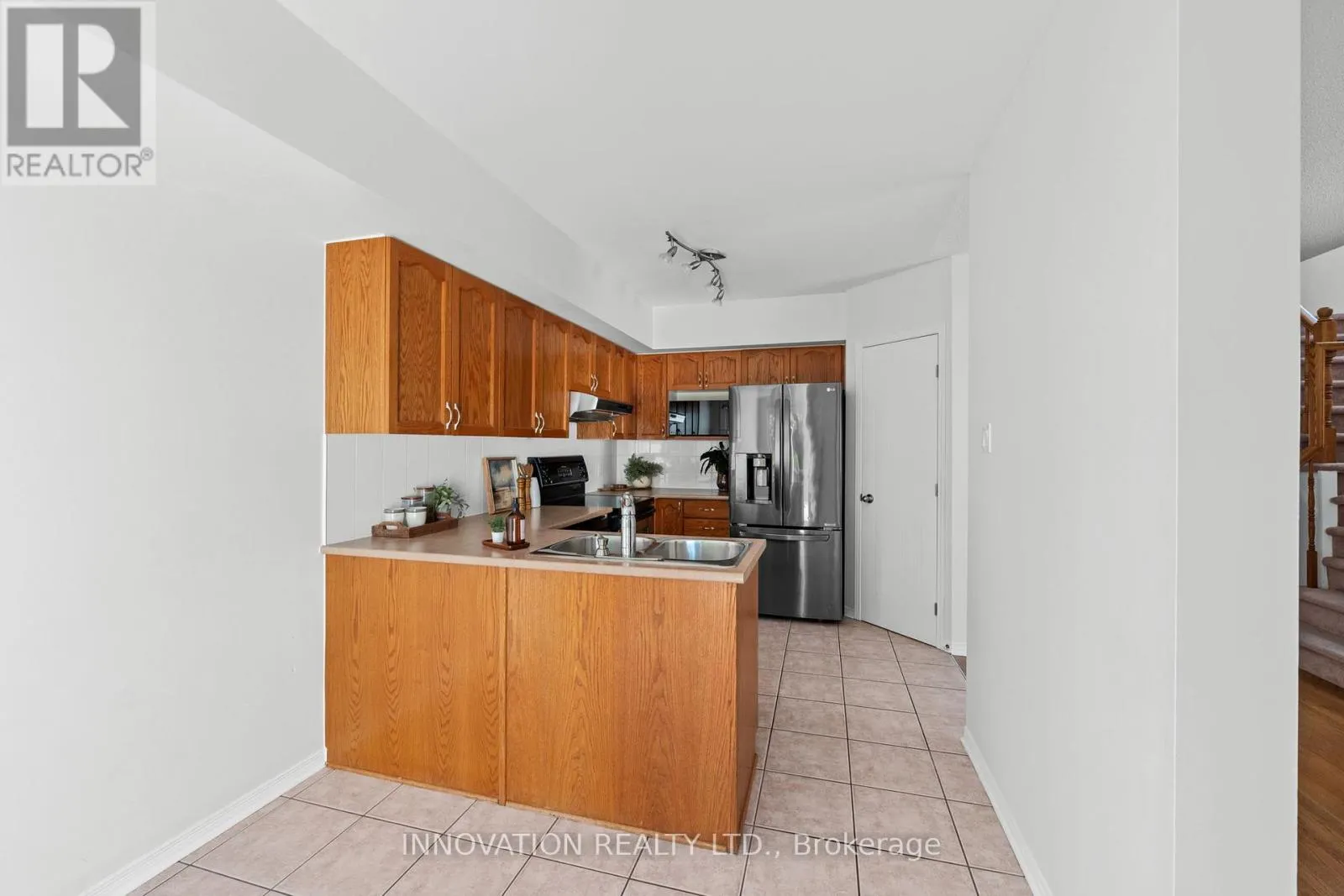 37 CHANTILLY GATE