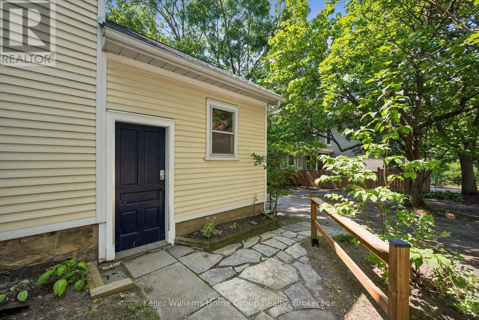 129 SUFFOLK STREET W